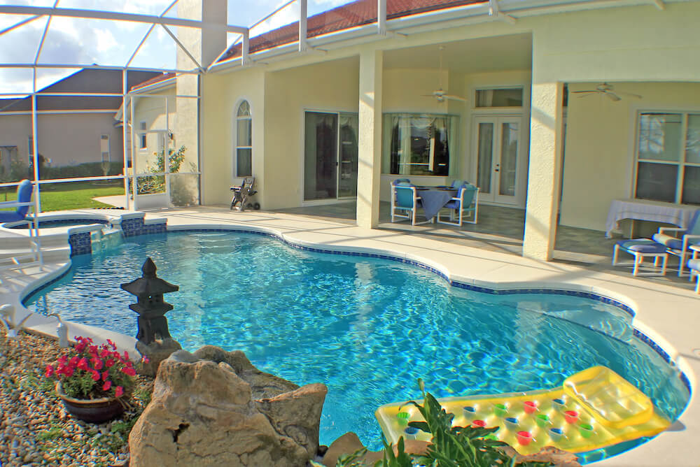 a florida pool that has had proper equipment and pool maintenance